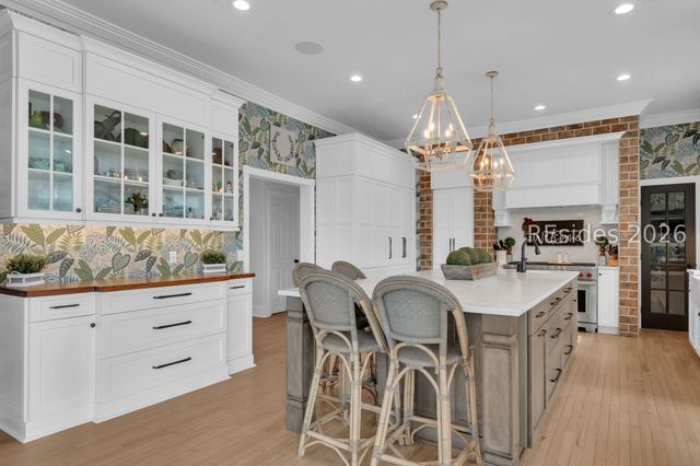 27 Bridgetown Rd, Hilton Head Island, SC 29928