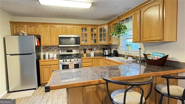 4221 Riverlake Way, Snellville, GA 30039