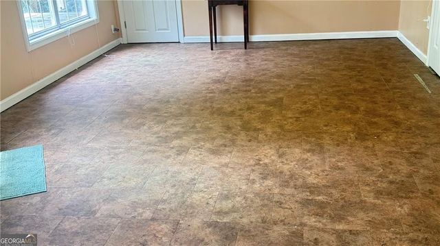 4221 Riverlake Way, Snellville, GA 30039