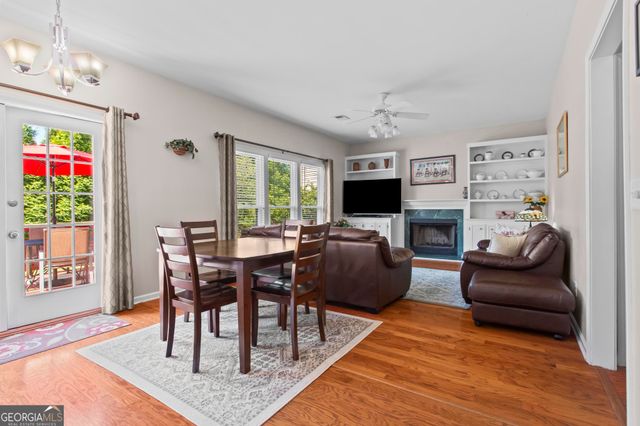 304 Fairbrook Circle NE, Marietta, GA 30067