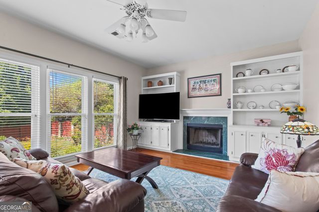 304 Fairbrook Circle NE, Marietta, GA 30067