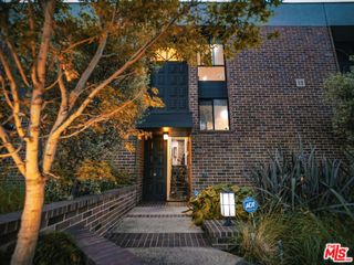 9321 Burton Way A, Beverly Hills, CA 90210