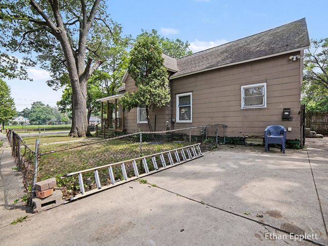 447 W Southern Avenue, Muskegon, MI 49441
