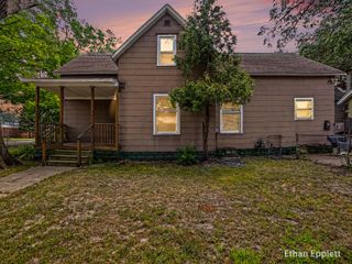 447 W Southern Avenue, Muskegon, MI 49441
