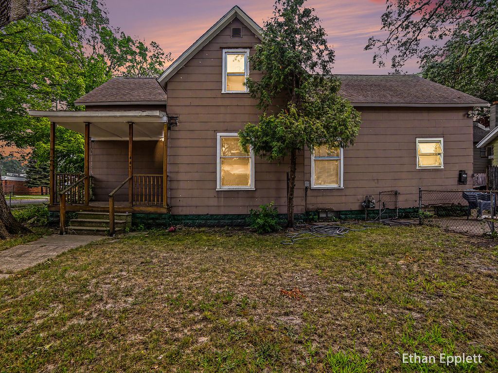 447 W Southern Avenue, Muskegon, MI 49441