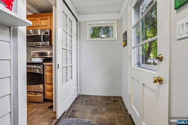 419 Hollywood Avenue, Ho-ho-kus, NJ 07423