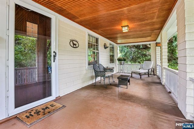 419 Hollywood Avenue, Ho-ho-kus, NJ 07423