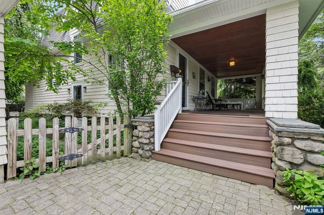 419 Hollywood Avenue, Ho-ho-kus, NJ 07423
