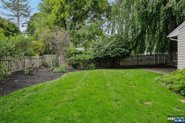 419 Hollywood Avenue, Ho-ho-kus, NJ 07423