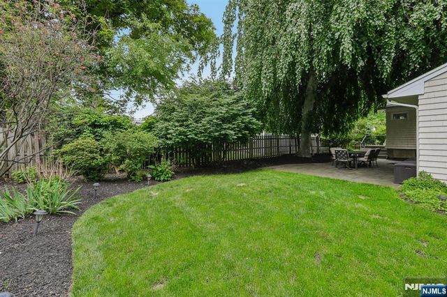 419 Hollywood Avenue, Ho-ho-kus, NJ 07423
