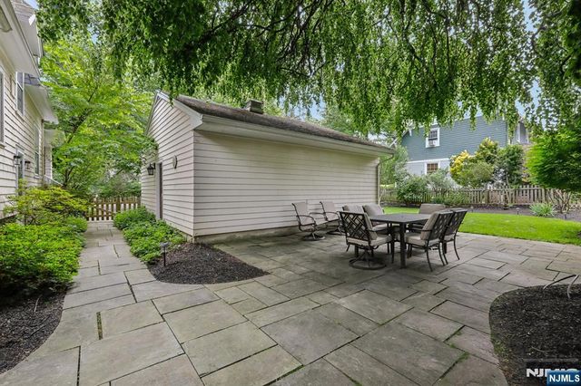 419 Hollywood Avenue, Ho-ho-kus, NJ 07423