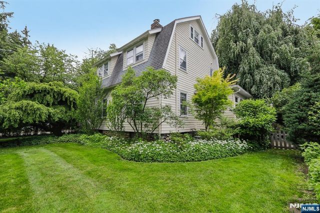 419 Hollywood Avenue, Ho-ho-kus, NJ 07423