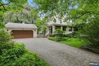 419 Hollywood Avenue, Ho-ho-kus, NJ 07423