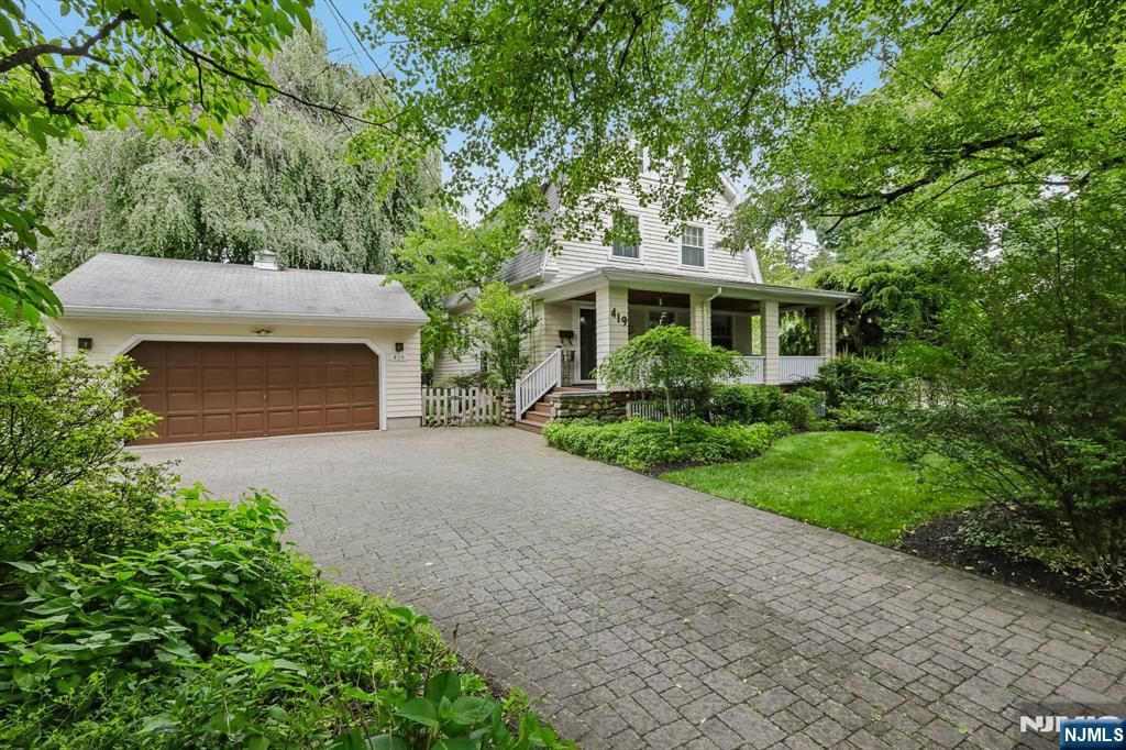 419 Hollywood Avenue, Ho-ho-kus, NJ 07423
