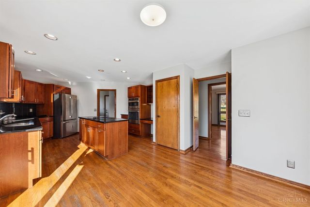 10301 Giverny Boulevard, Evendale, OH 45241