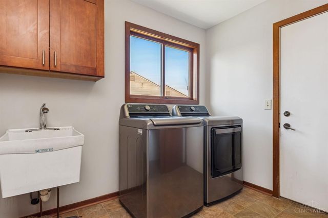 10301 Giverny Boulevard, Evendale, OH 45241