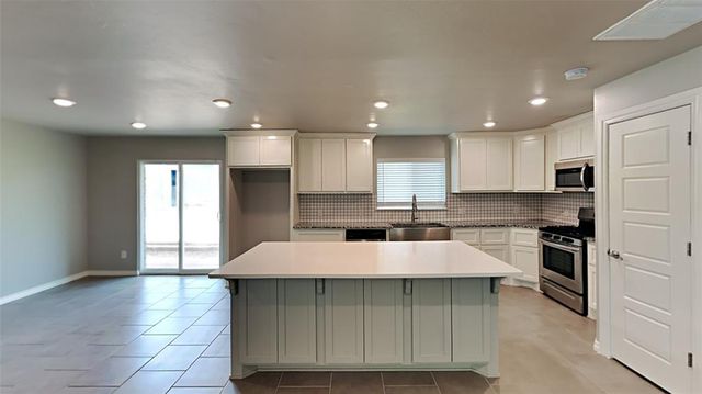 1409 E Covell Road, Edmond, OK 73034