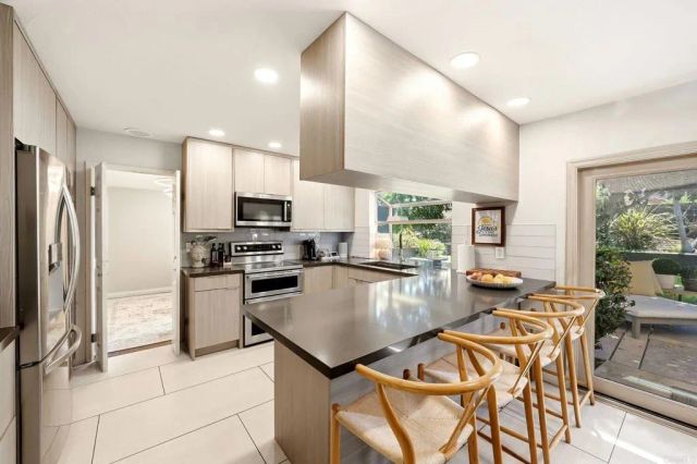 512 Tranquil Court, Encinitas, CA 92024