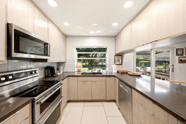 512 Tranquil Court, Encinitas, CA 92024