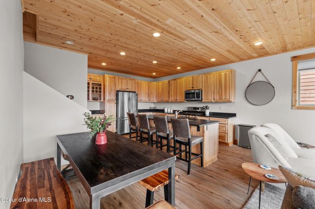 21 Harrison Ln, Sandpoint, ID 83864