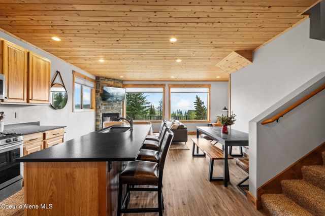 21 Harrison Ln, Sandpoint, ID 83864