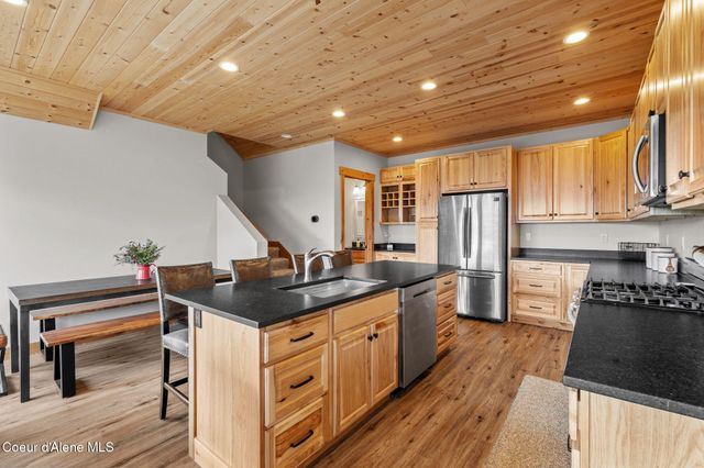 21 Harrison Ln, Sandpoint, ID 83864