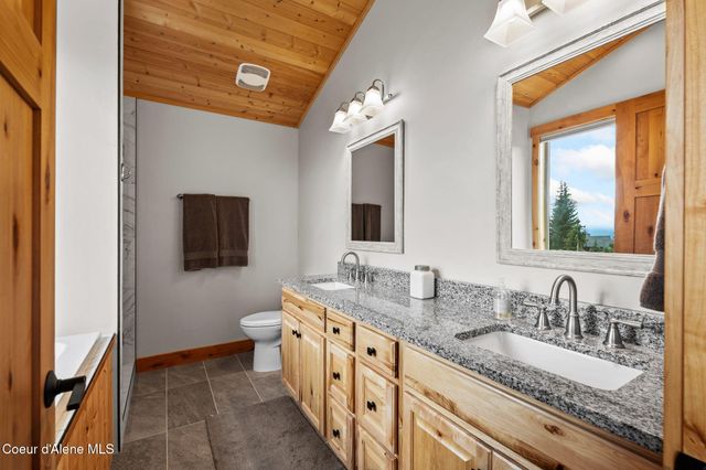 21 Harrison Ln, Sandpoint, ID 83864