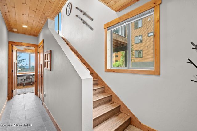 21 Harrison Ln, Sandpoint, ID 83864