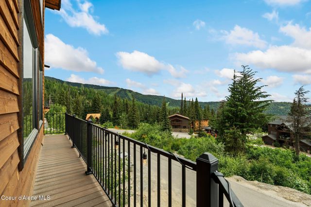 21 Harrison Ln, Sandpoint, ID 83864