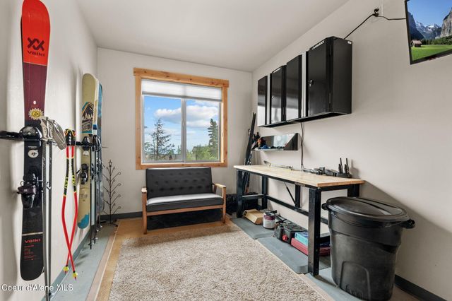 21 Harrison Ln, Sandpoint, ID 83864