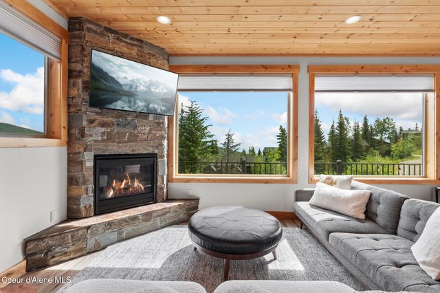 21 Harrison Ln, Sandpoint, ID 83864