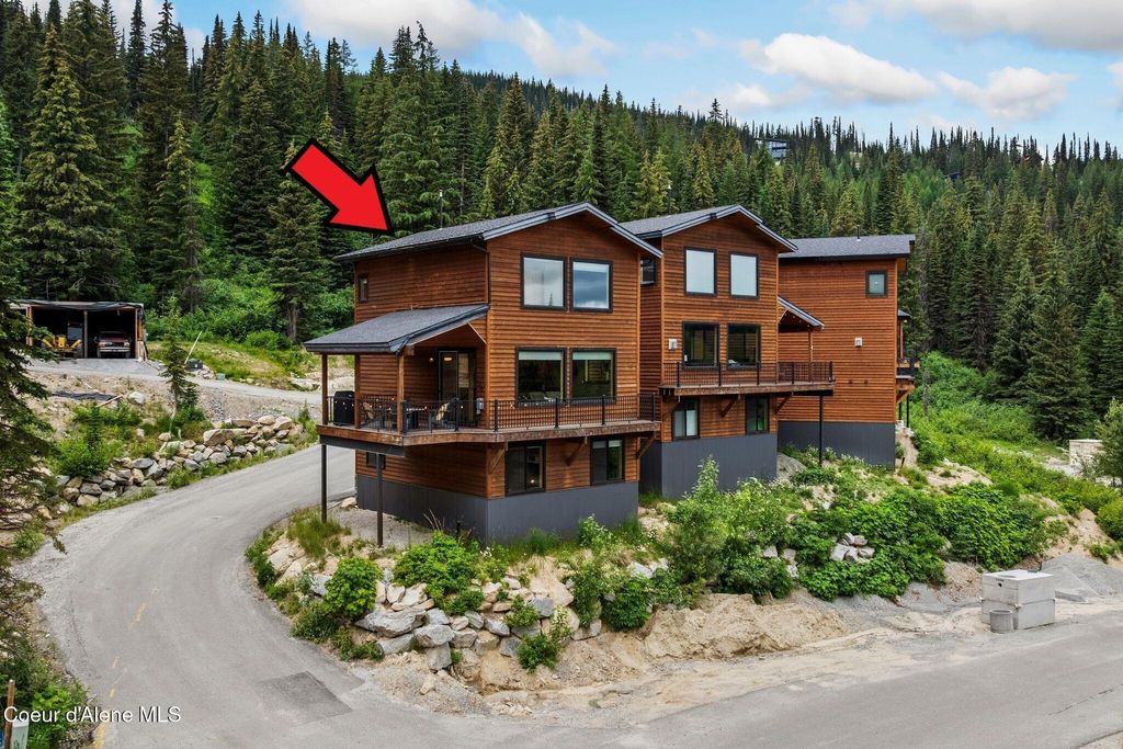 21 Harrison Ln, Sandpoint, ID 83864