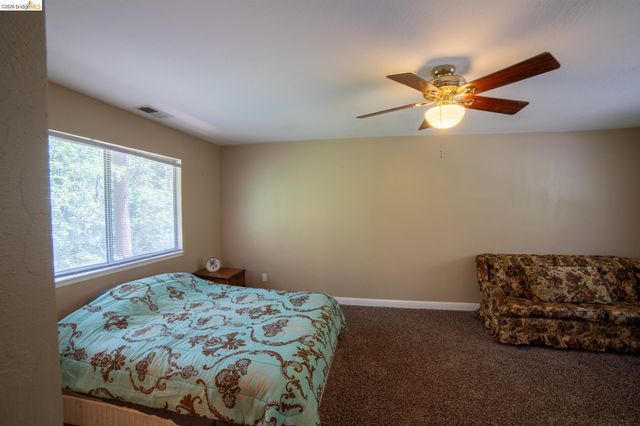 24025 N Oxbow, Sonora, CA 95370