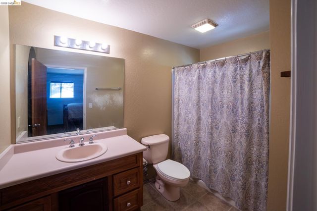 24025 N Oxbow, Sonora, CA 95370