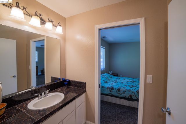 24025 N Oxbow, Sonora, CA 95370