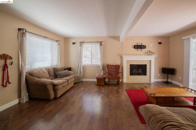 24025 N Oxbow, Sonora, CA 95370