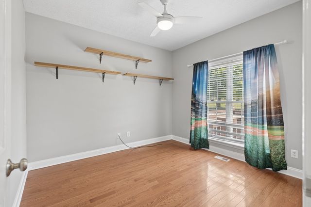 1015 Fairways Dr, Greenbrier, TN 37073