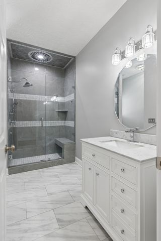 1015 Fairways Dr, Greenbrier, TN 37073