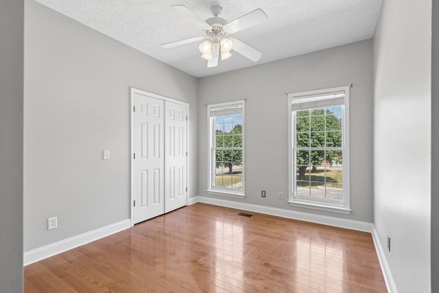 1015 Fairways Dr, Greenbrier, TN 37073