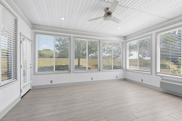 1015 Fairways Dr, Greenbrier, TN 37073