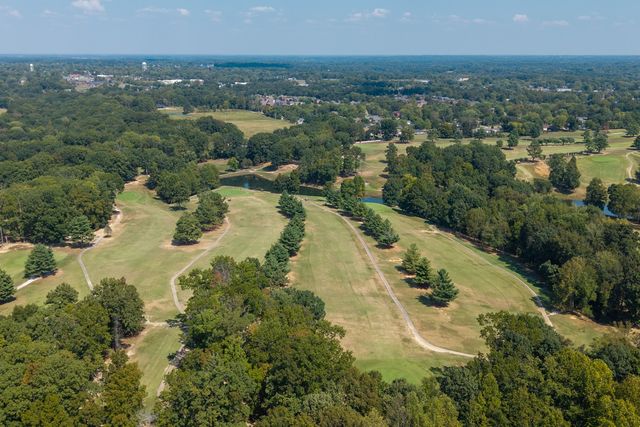 1015 Fairways Dr, Greenbrier, TN 37073