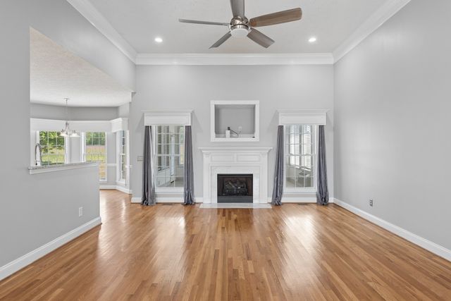 1015 Fairways Dr, Greenbrier, TN 37073