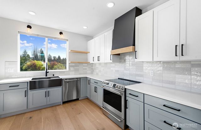 8451 18th Avenue SW, Seattle, WA 98106