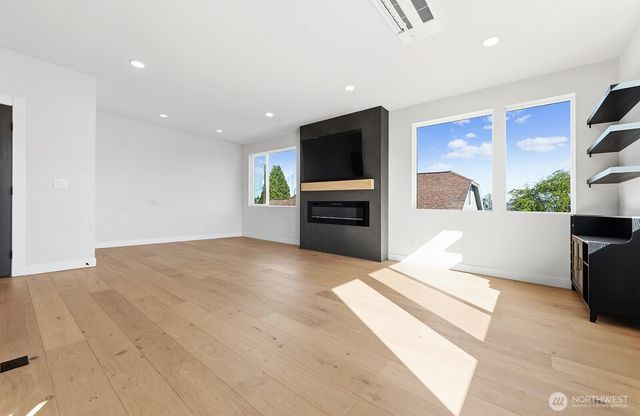 8451 18th Avenue SW, Seattle, WA 98106