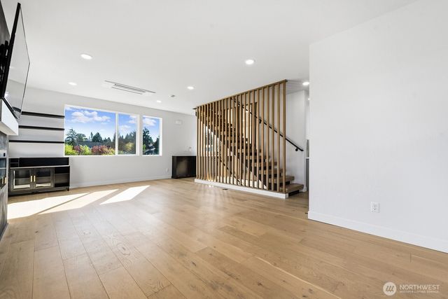 8451 18th Avenue SW, Seattle, WA 98106