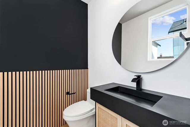 8451 18th Avenue SW, Seattle, WA 98106