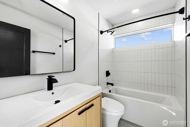 8451 18th Avenue SW, Seattle, WA 98106