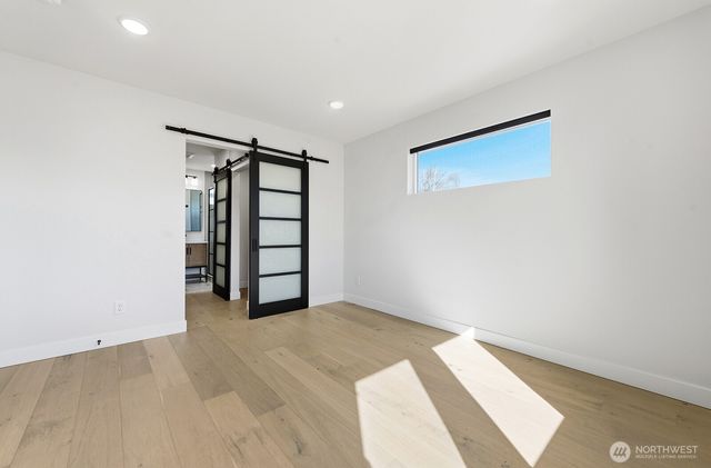 8451 18th Avenue SW, Seattle, WA 98106