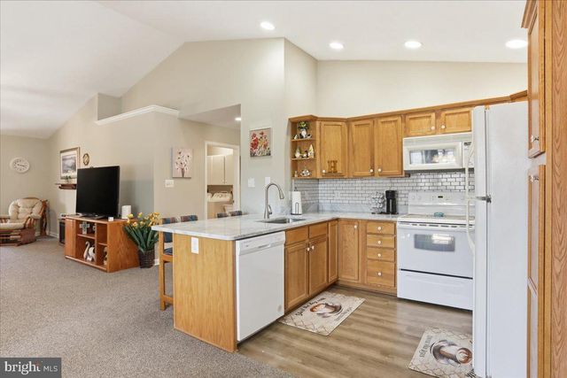 6 PORTSMOUTH RD, Front Royal, VA 22630