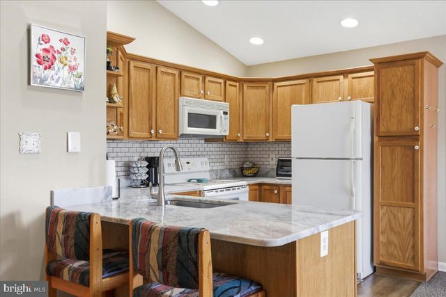 6 PORTSMOUTH RD, Front Royal, VA 22630